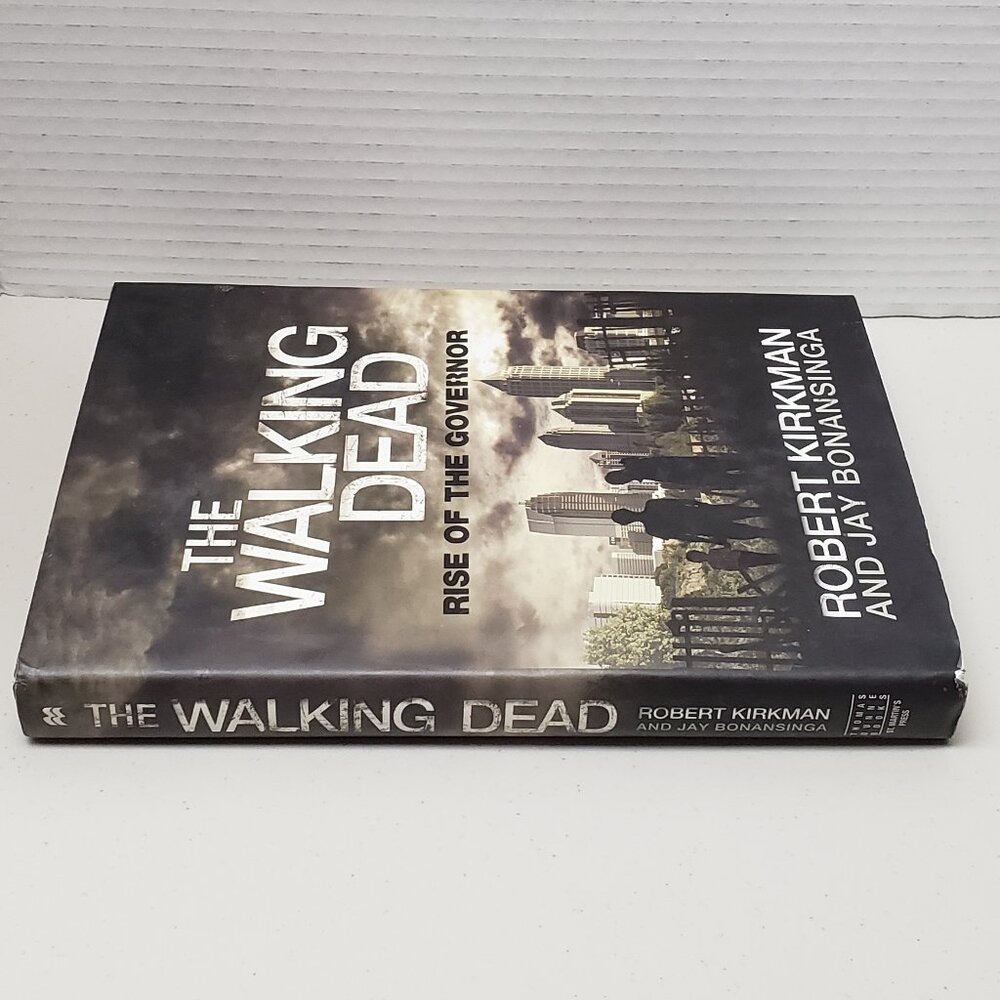 The Walking Dead: Rise of the Governor Hardcover Book - Picture 3 of 5